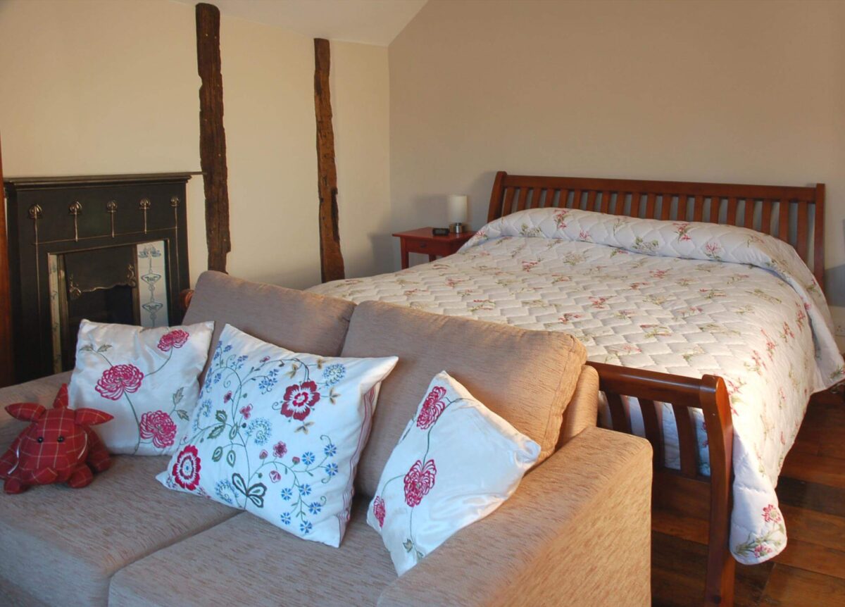 Huntlands Farm 2 The Farmyard Room double sofa bed