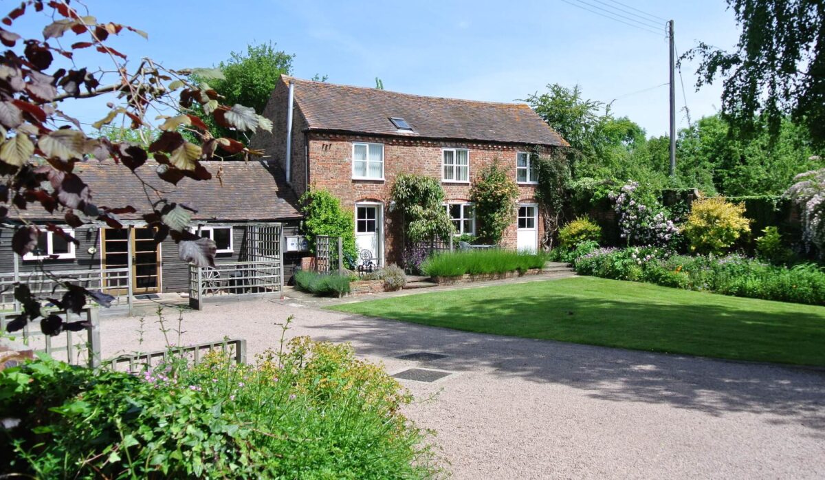 White House Cottages 4