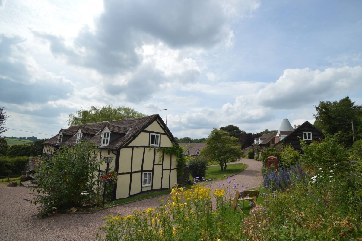 Whitewells Farm Cottages banner