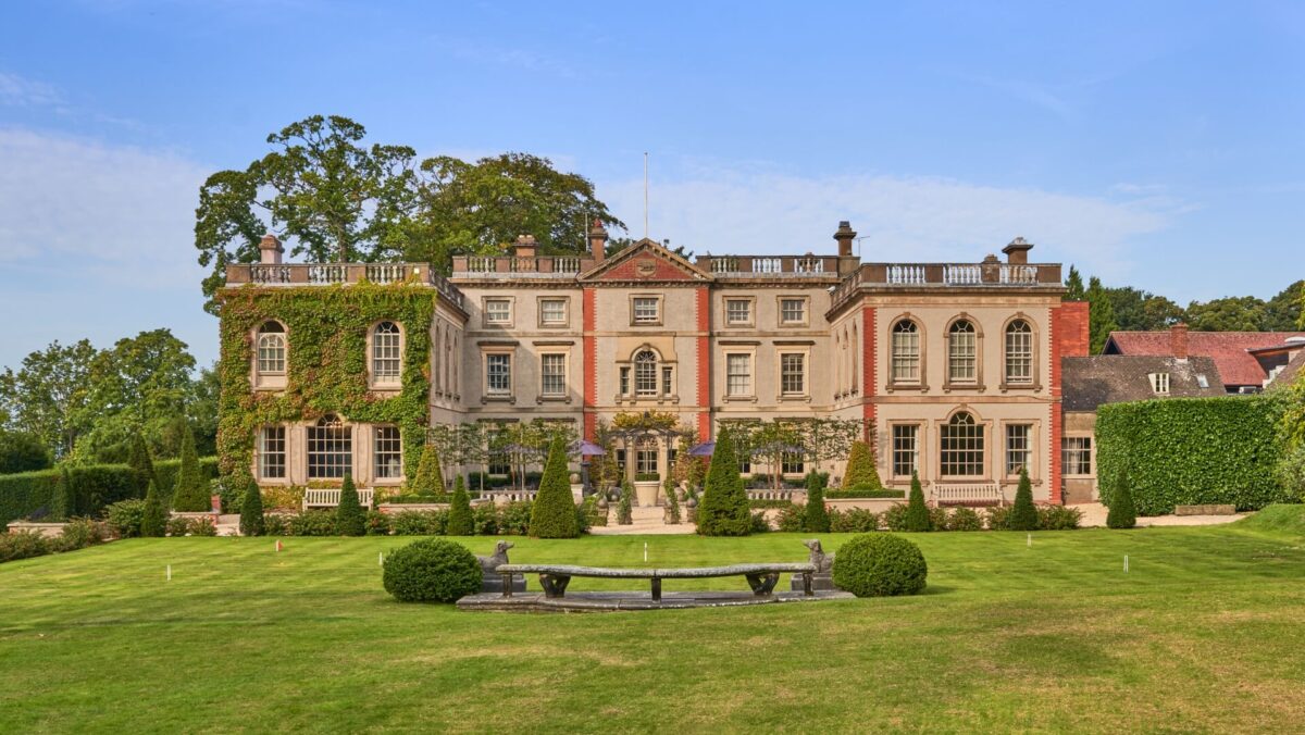 Queen Anne building with lawns at the front