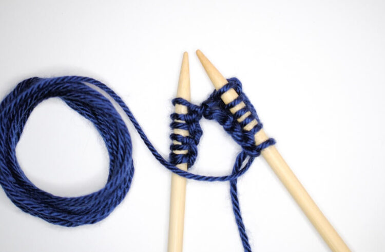 Knitting needles and wool