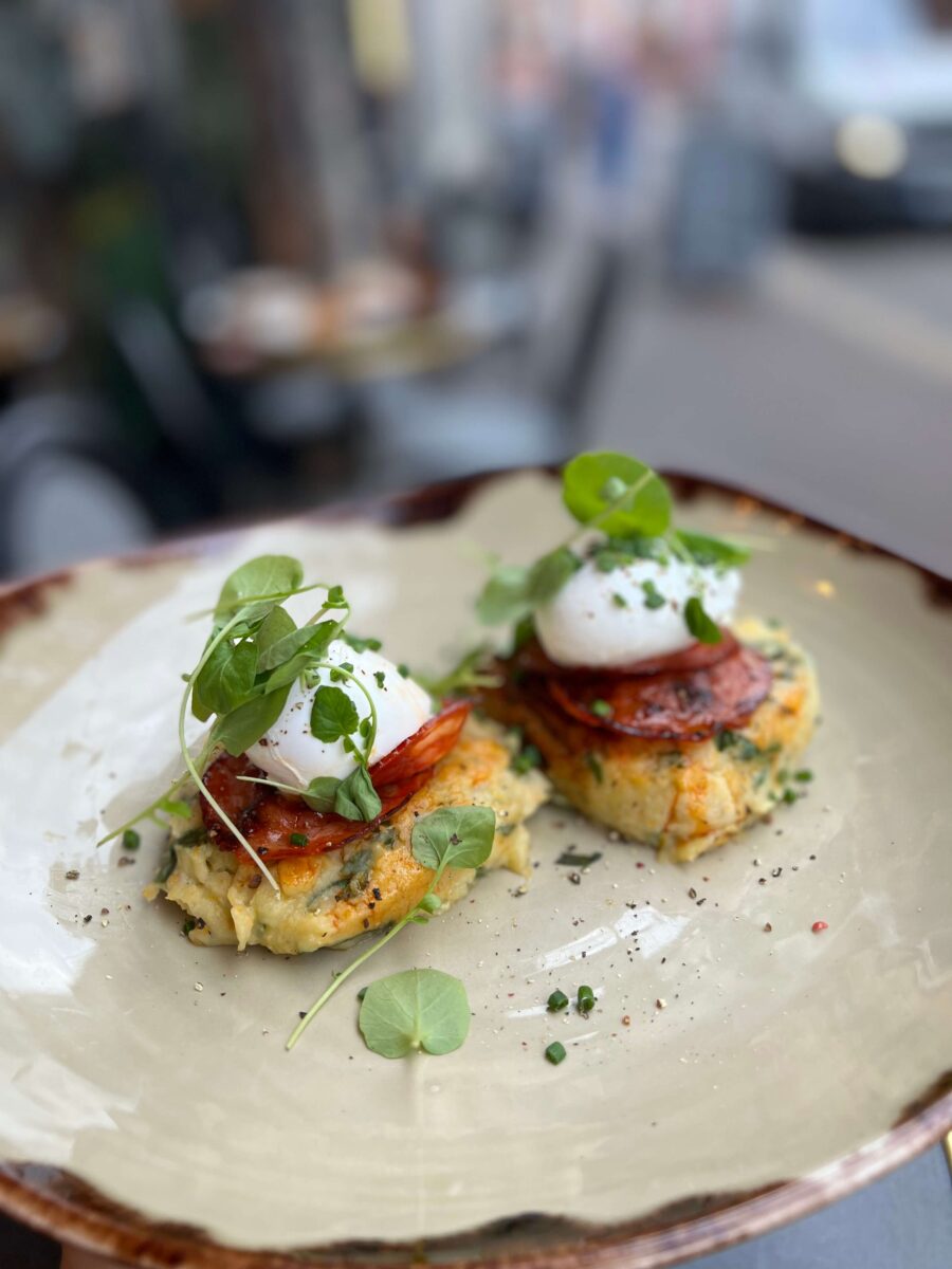 Poached eggs on bubble & squeak