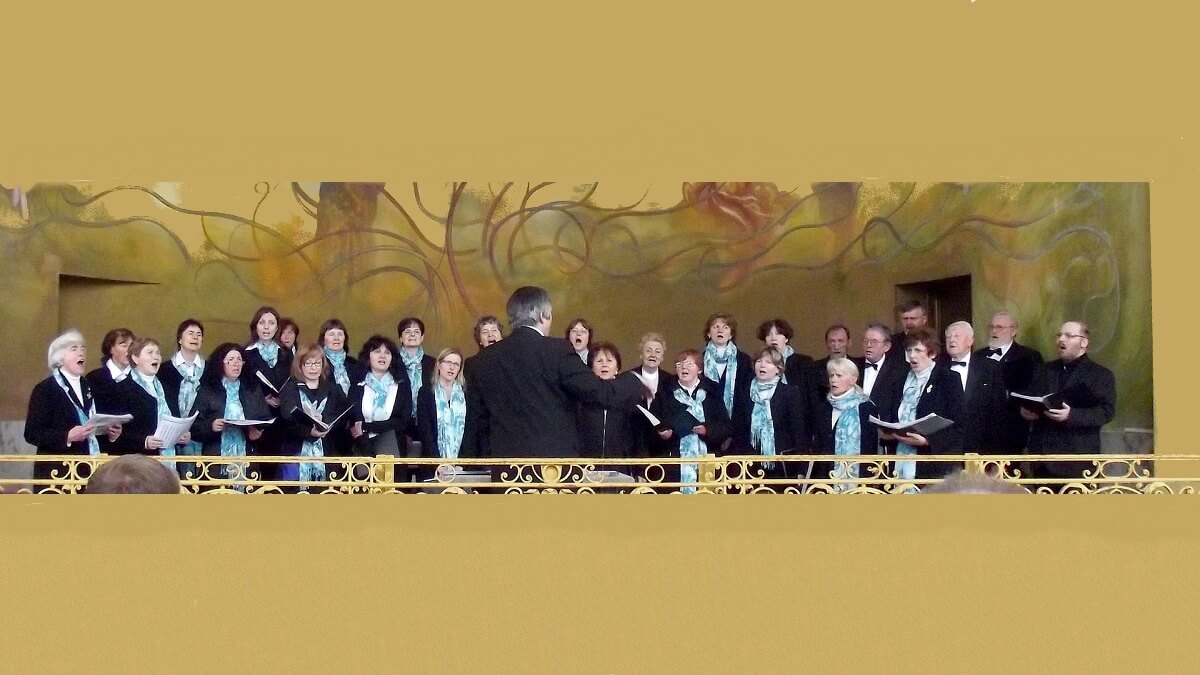 The Fontana Choir performing choral music in formal dress